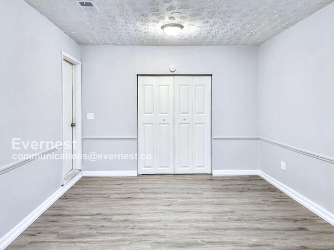 Building Photo - 10202 Hamilton Glen