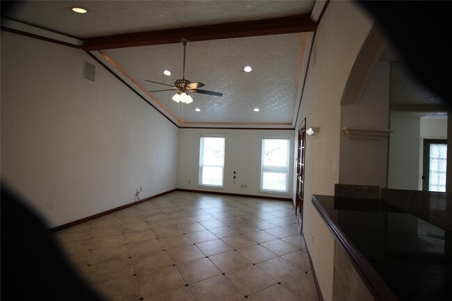 Building Photo - 458 Woodrail Dr