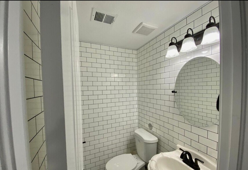 Building Photo - 753 Desert Star Dr