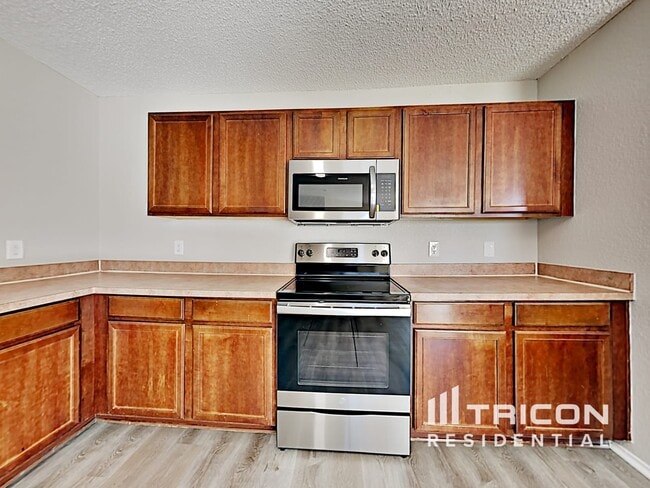 Building Photo - 208 Vivian Dr