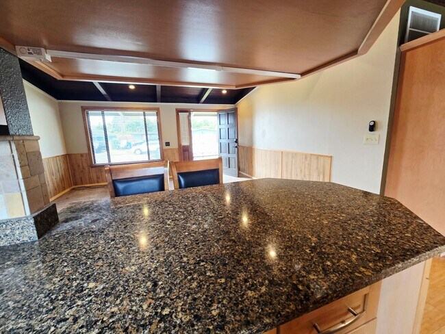 Building Photo - Single Family Home in Mckinleyville!