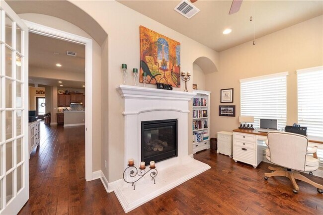 Building Photo - 4120 Vinalopo Dr