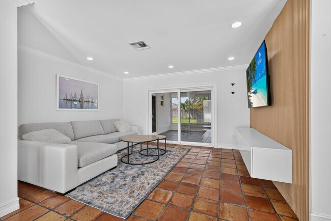 Building Photo - 11760 Inverness Cir