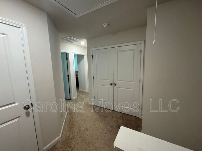 Building Photo - 405 Sea Grit Ct