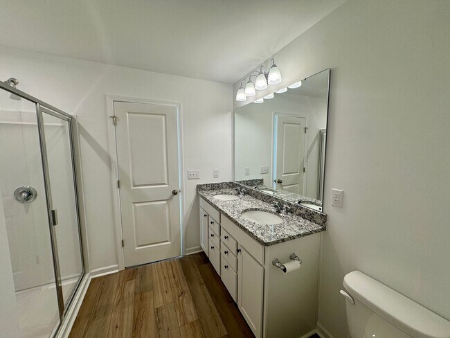 Building Photo - 4BR/2.5BA Two Car Garage in Element Park