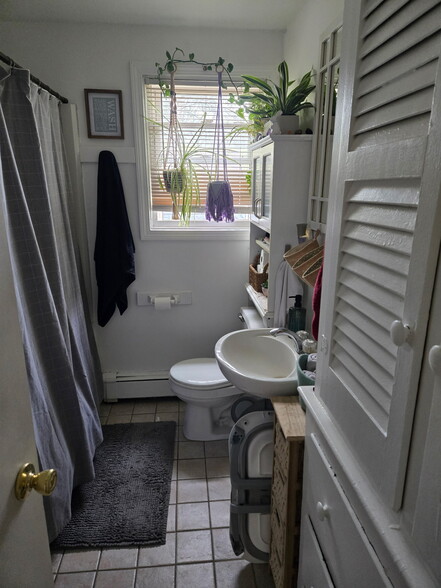Bathroom - 24 Carriage Dr