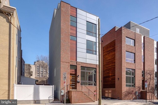 Building Photo - 237 N 23rd St