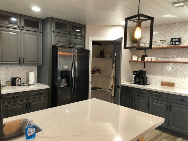 Building Photo - A GREAT REMODELED LIKE NEW HOME ON THE GOLF COURSE IN LEISURE WORLD 45+ Active Adult Resort Commu...