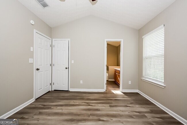 Building Photo - 896 Madison Ct
