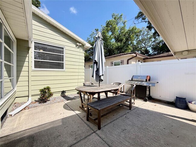 Building Photo - 4628 Dr M.L.K. Jr St N