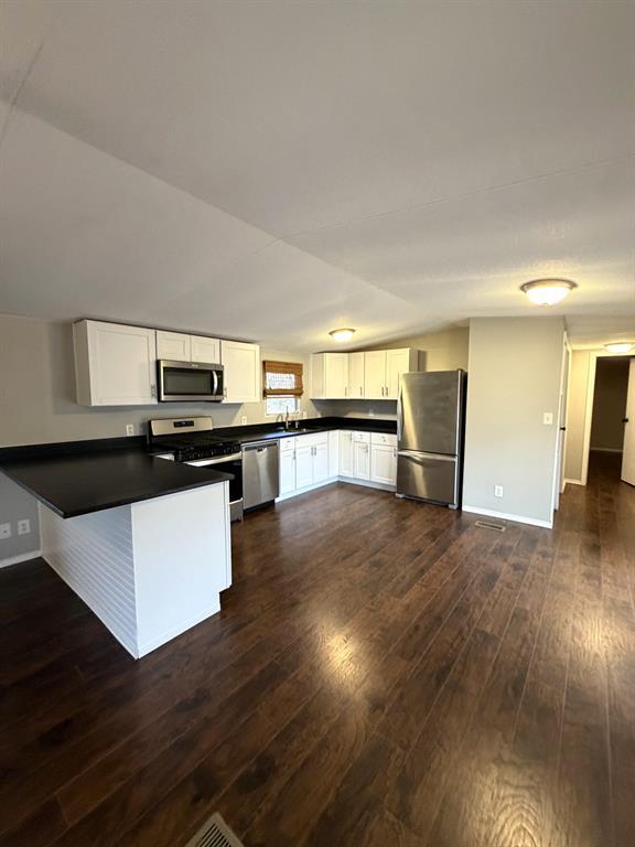 Building Photo - 3101 Rockhill Dr