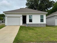 Building Photo - 802 Schley