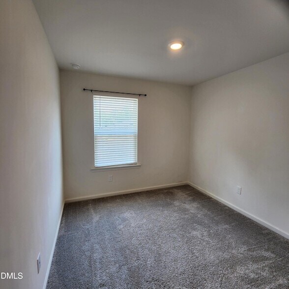 Building Photo - 3000 Spline Cir