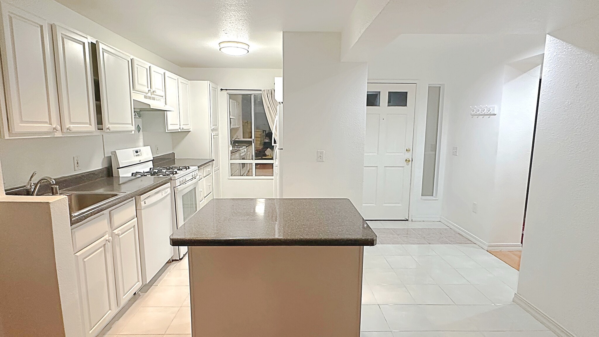Kitchen & Front Door (View Opposite of Living Room) - 91-1058 Kekuilani Loop
