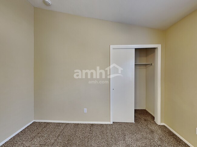 Building Photo - 4661 S Paseo Rio Bravo