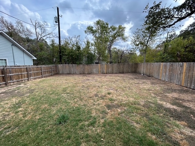 Building Photo - 735 Meadow Ln