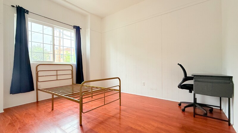 Building Photo - 1522 W 29th St