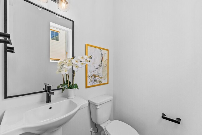 Building Photo - 3903 Pinemont Dr