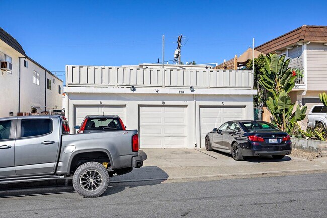 Building Photo - 128 W Escalones