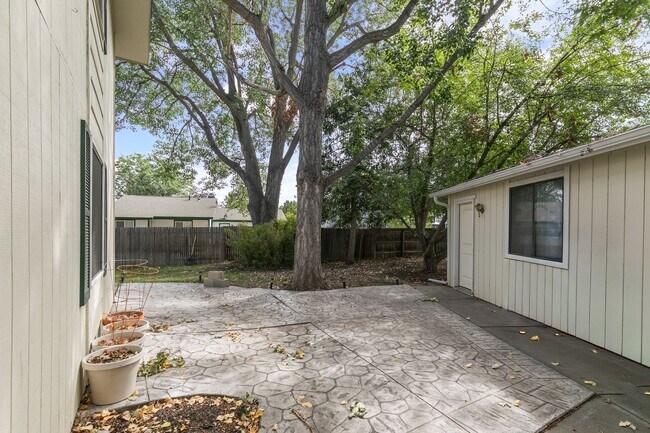 Building Photo - 3406 Avon Ct