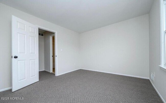 Building Photo - 154 Sawmill Rd