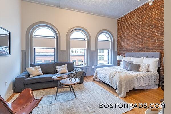 Primary Photo - 145 Munroe St