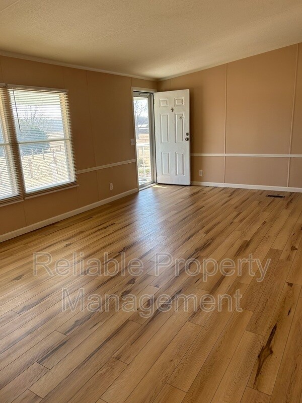 Building Photo - 1916 NC-210