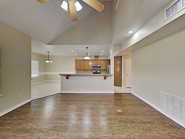 Building Photo - *No Application Fee*