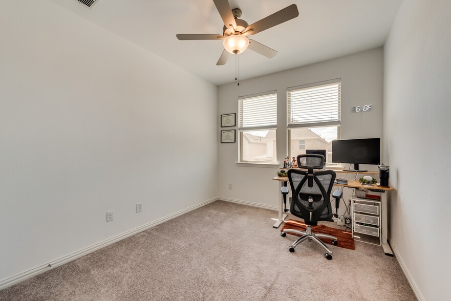 Building Photo - 2514 Barnwood Ln