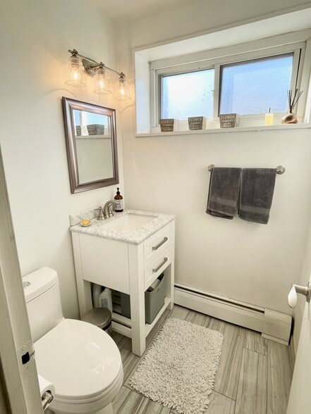 Building Photo - 101 Lincoln Ave