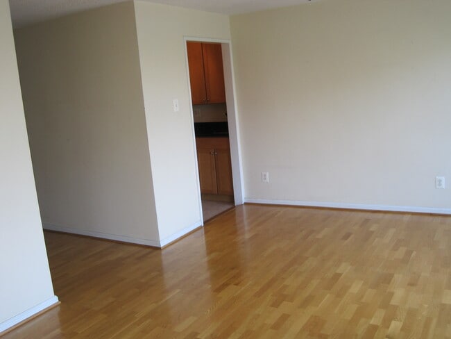 Building Photo - 1730 Arlington Blvd