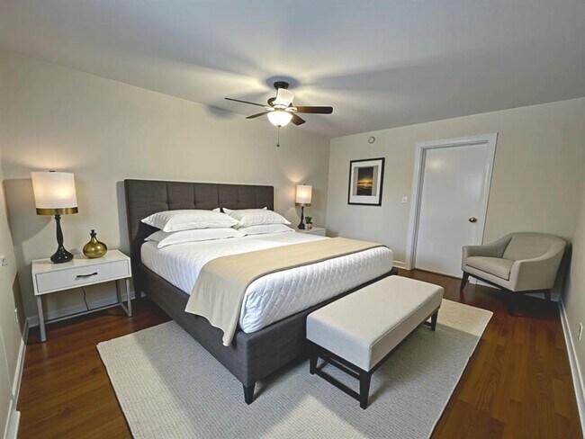 Building Photo - 3106 Duval St