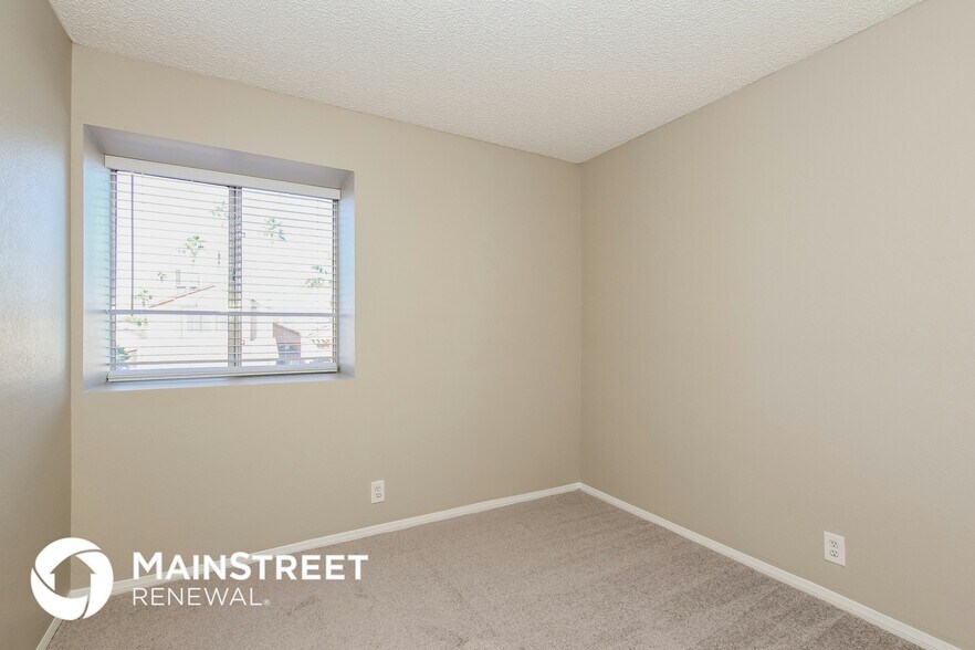 Building Photo - 4033 W Camino Vivaz