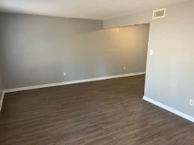 Building Photo - Available Now!!!! MOVE IN SPECIAL $100 off first months rent!!