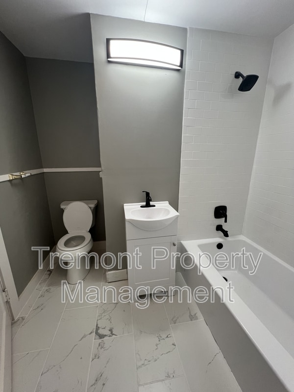 Building Photo - 2512 Campbell St