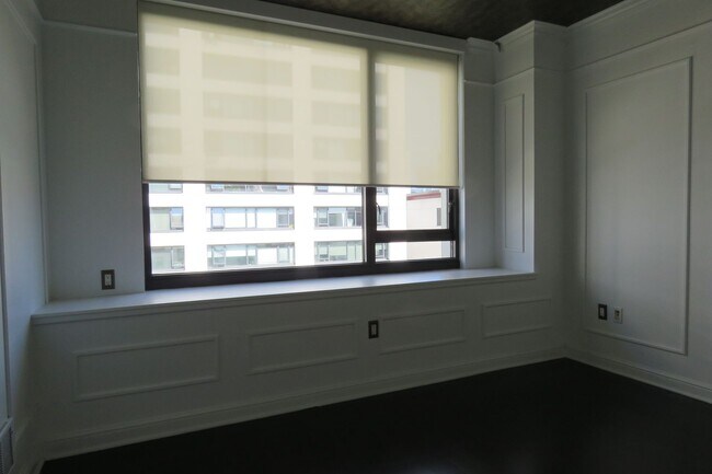 Building Photo - 2 bedroom at the BEACON