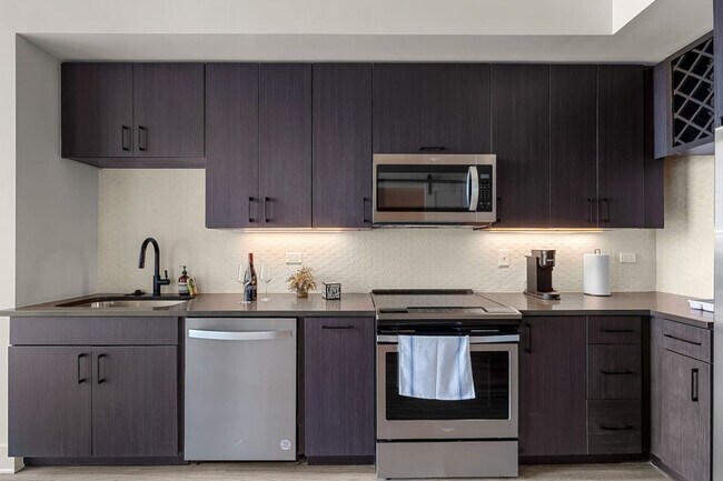 Building Photo - 617 N 12th St