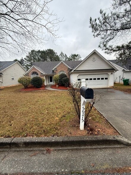 Building Photo - 5975 Hillvale Trail