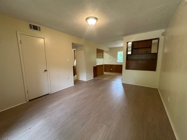 Building Photo - 4000 Acree St