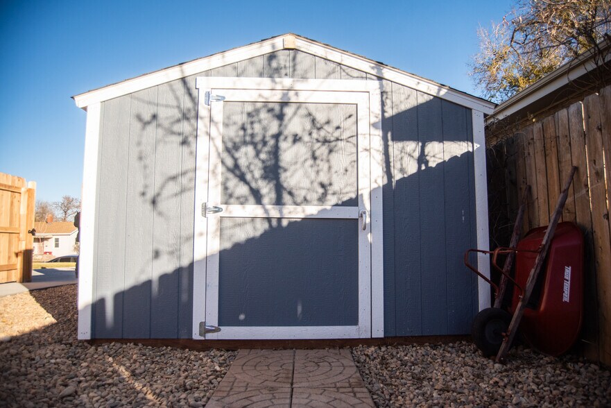 Building Photo - 223 S Hazel Ct