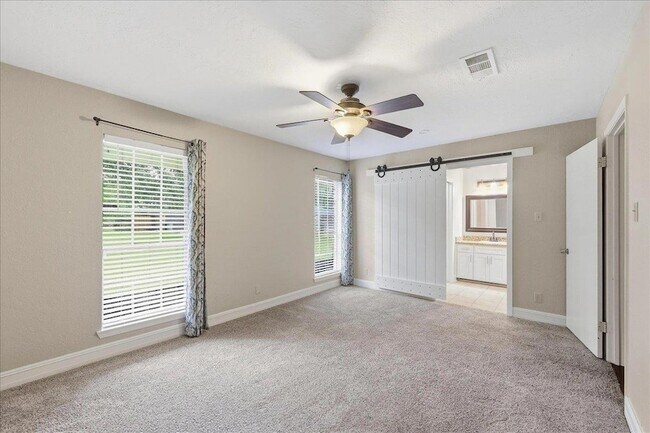 Building Photo - 6795 Greenwood Dr