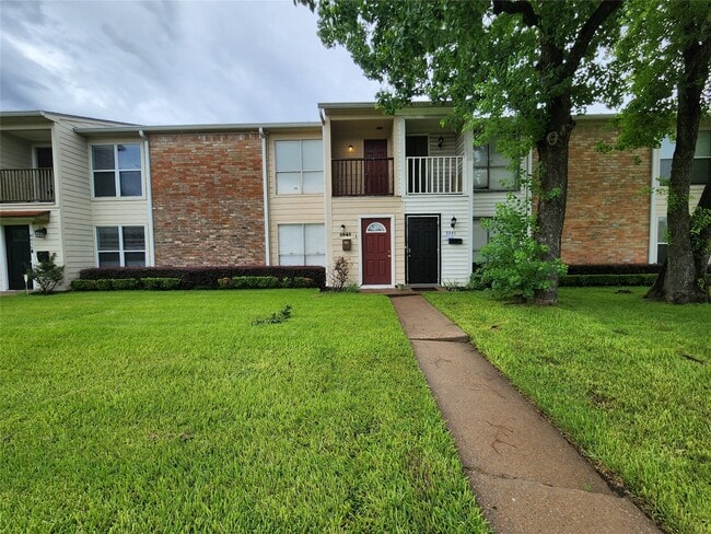 Building Photo - 8848 Kempwood Dr