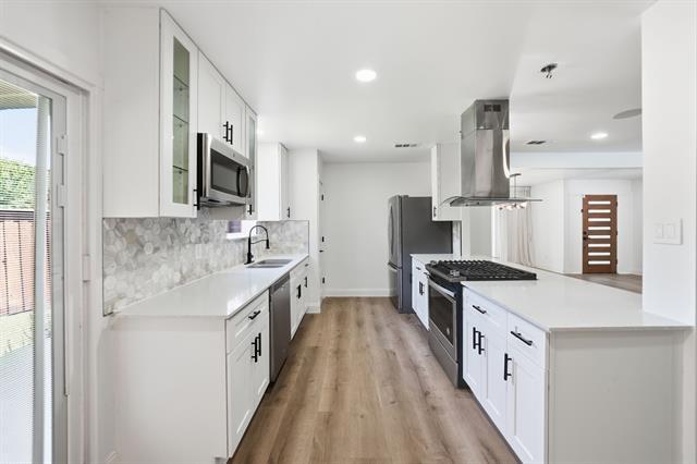 Building Photo - 7765 El Pensador Dr