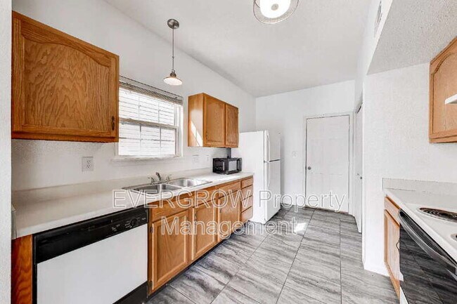 Building Photo - 7139 Kimble Dr