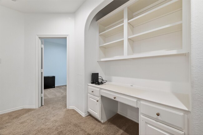 Building Photo - 22115 Oakcreek Hollow Ln