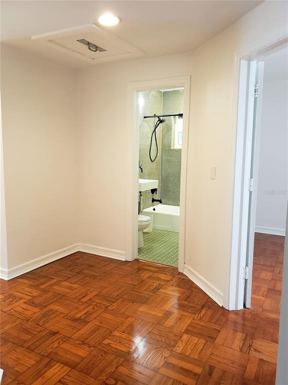 Building Photo - 707 S Lois Ave