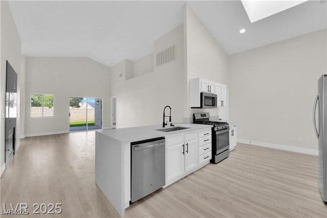 Building Photo - 632 Hitchen Post Dr