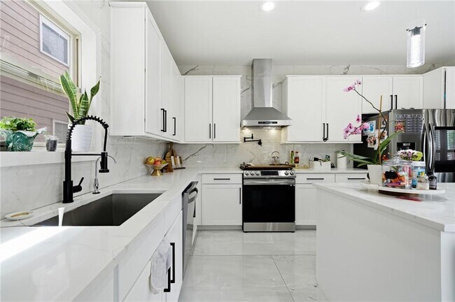Building Photo - 2731 Amalfi Way NW