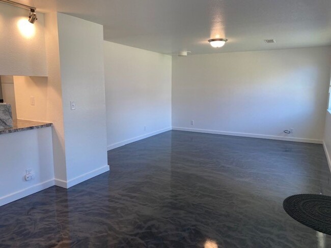 Building Photo - ARCATA! FULLY REMODELED 3 bedroom / 1.5 ba...