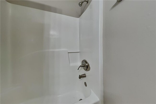 Building Photo - 5450 Princeton Oaks Dr